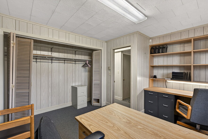 More Photos Of 6534 Sullivan Trl, Wind Gap Office For Sale