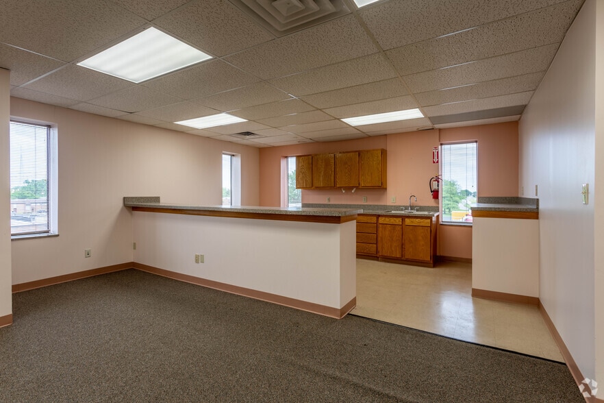 More Photos Of 6161 Busch Blvd, Columbus Office For Lease