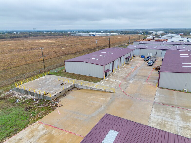 More Photos Of 4580 J D Mouser Pky, Alvarado Unknown For Lease