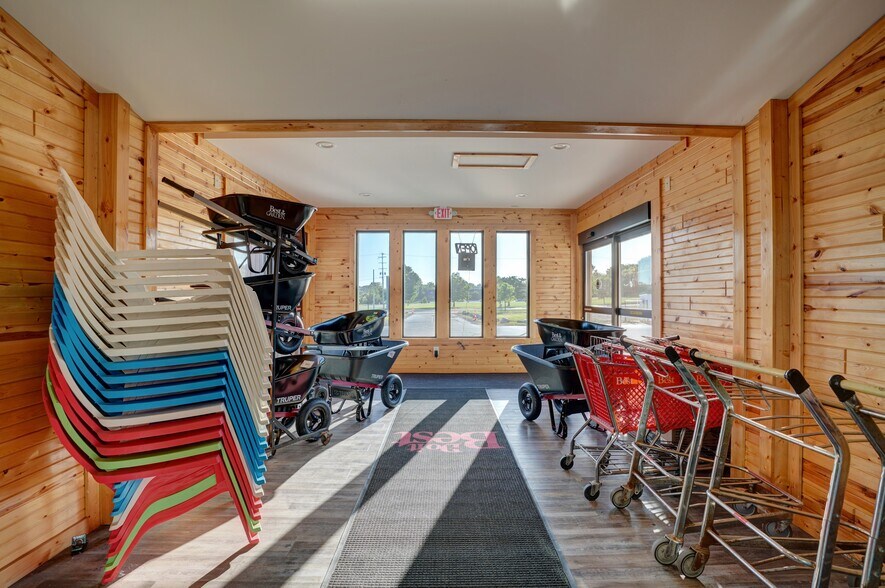 More Photos Of 7281 S State Rd, Goodrich Freestanding For Sale