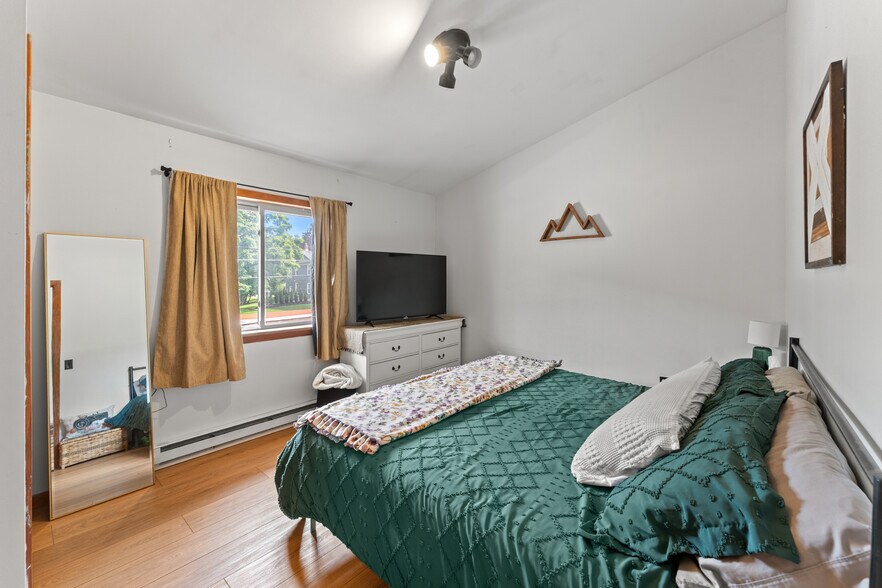 More Photos Of 2582 State Highway 7, Bainbridge Restaurant For Sale