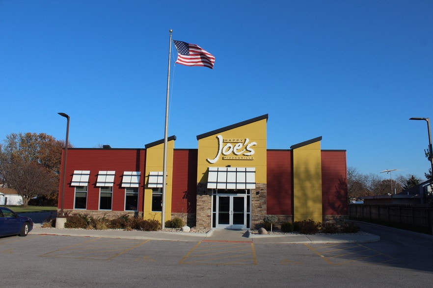 More Photos Of 1727 N Henderson St, Galesburg Restaurant For Sale