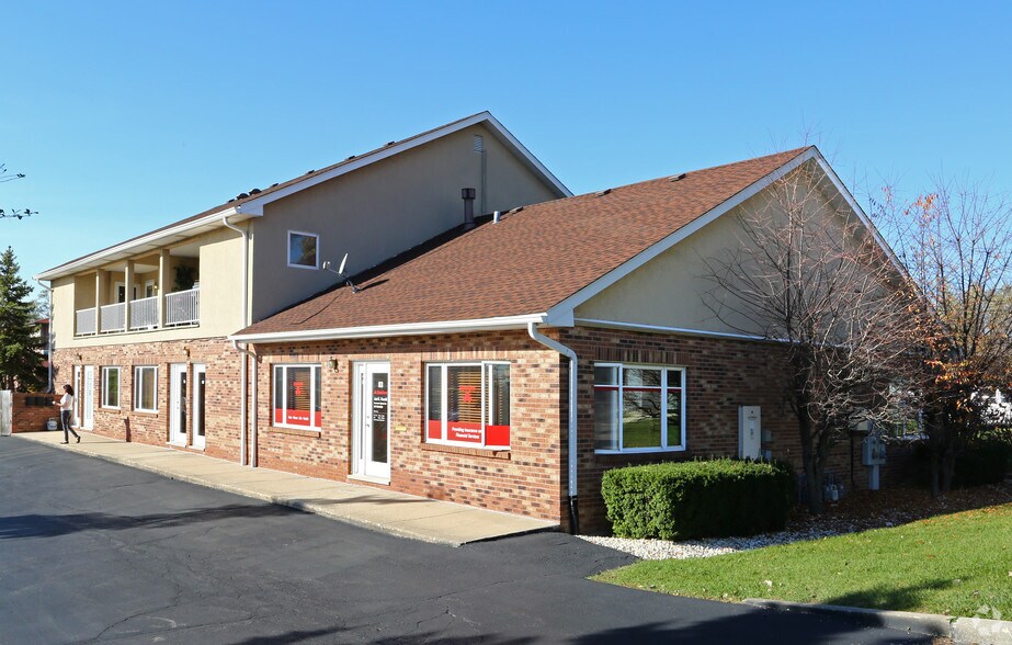 Primary Photo Of 75 E Division St, Mundelein Office Residential For Lease