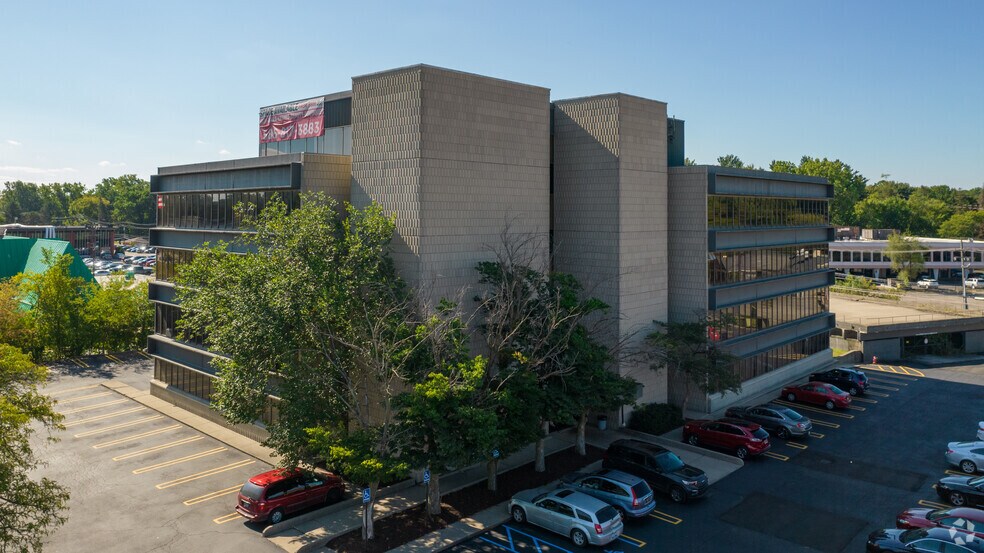 More Photos Of 24567 Northwestern Hwy, Southfield Office For Sale