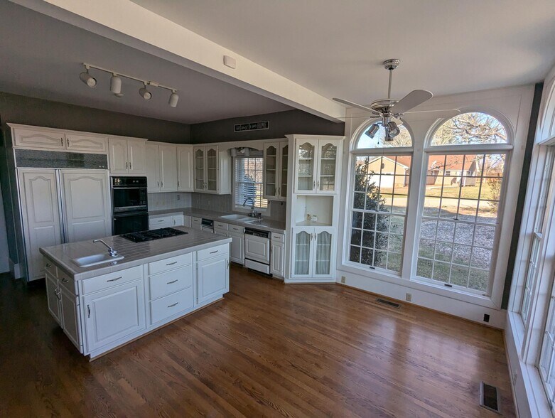 More Photos Of 4059 Lowry Rd, Goode Specialty For Sale