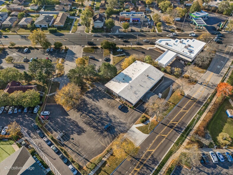 More Photos Of 9631 Gross Point Rd, Skokie Medical For Sale