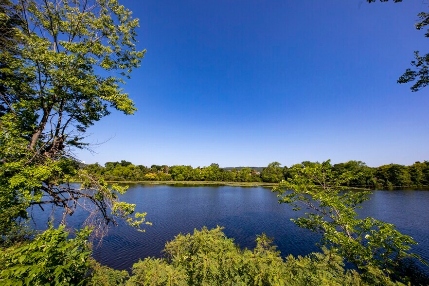 More Photos Of 67 Crescent, Waltham Land For Sale