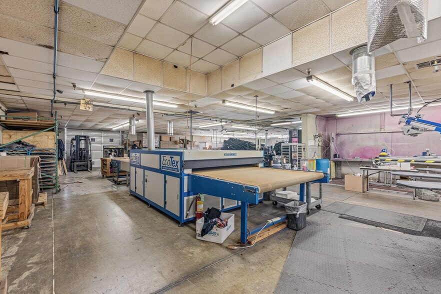 More Photos Of 6580 E Skelly Dr, Tulsa Manufacturing For Sale