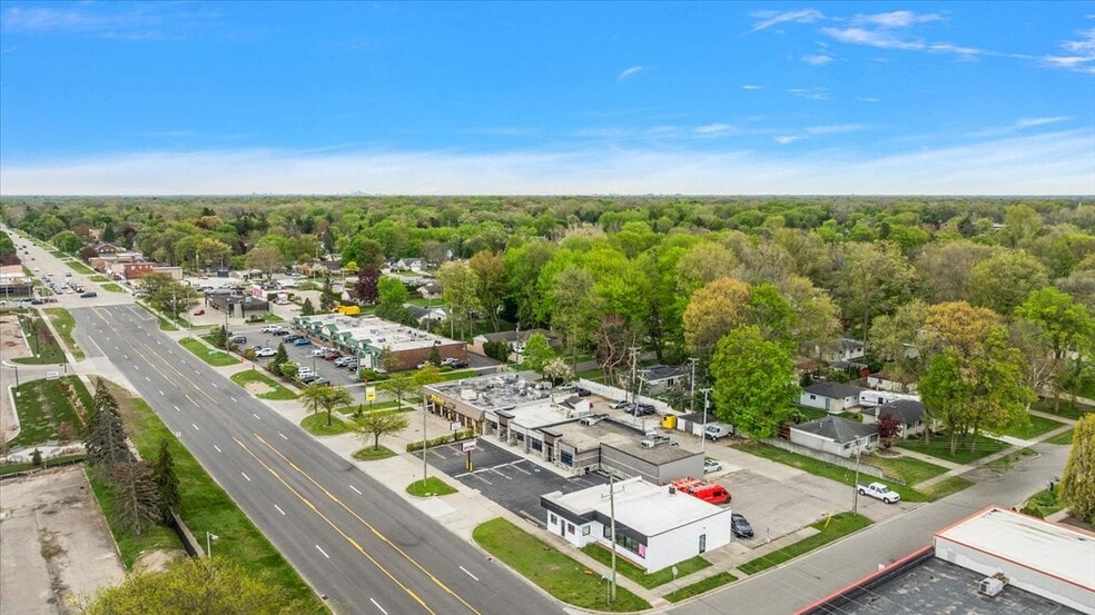 More Photos Of 33535-33537 7 Mile Rd, Livonia Freestanding For Lease