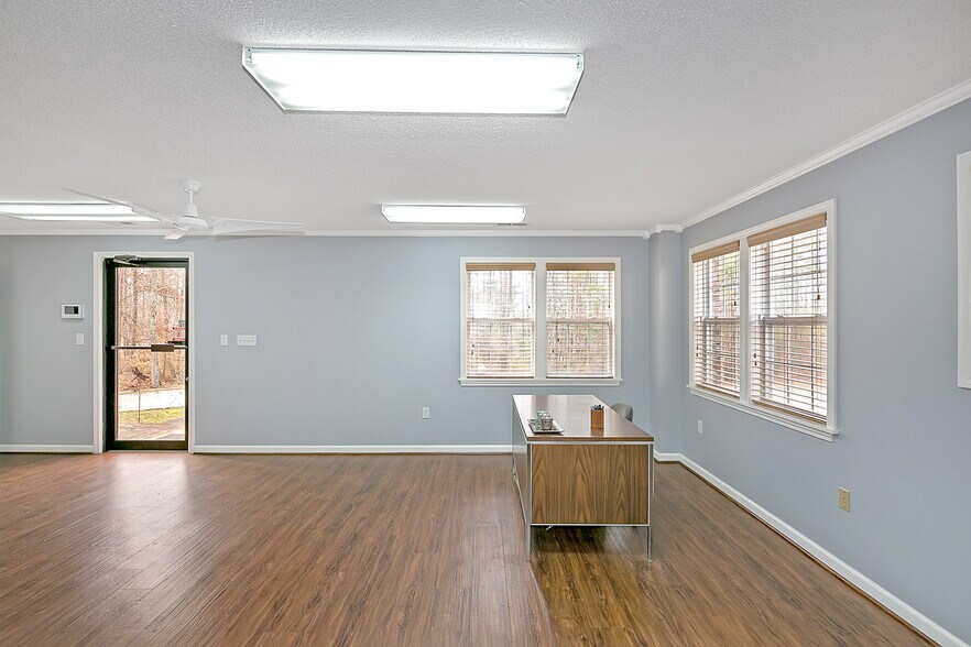 More Photos Of 361 Holcombe Rd, Bremen Warehouse For Lease