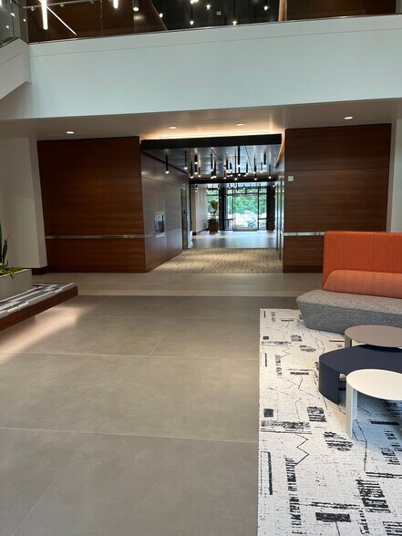 More Photos Of 5500 Meadows Rd, Lake Oswego Office For Lease