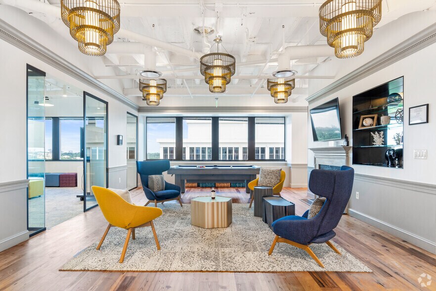 More Photos Of 6400 Arlington Blvd, Falls Church Office For Lease