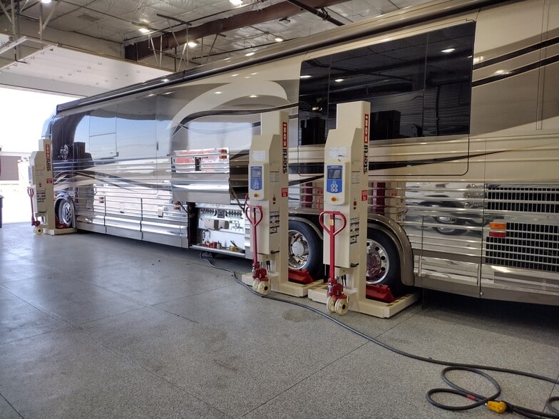 More Photos Of 49751 Oates Ln, Coachella Parking Garage For Sale