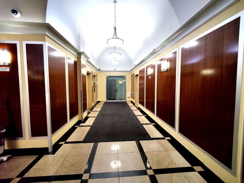 More Photos Of 344 W 38th St, New York Office For Lease