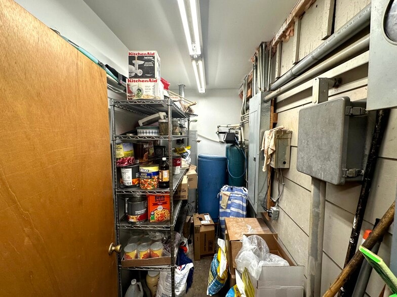 More Photos Of 812 W Oklahoma, Okeene Convenience Store For Sale