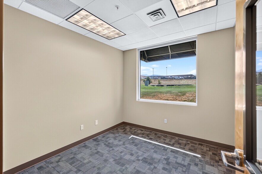 More Photos Of 2208 N Swing Ln, Liberty Lake Medical For Lease