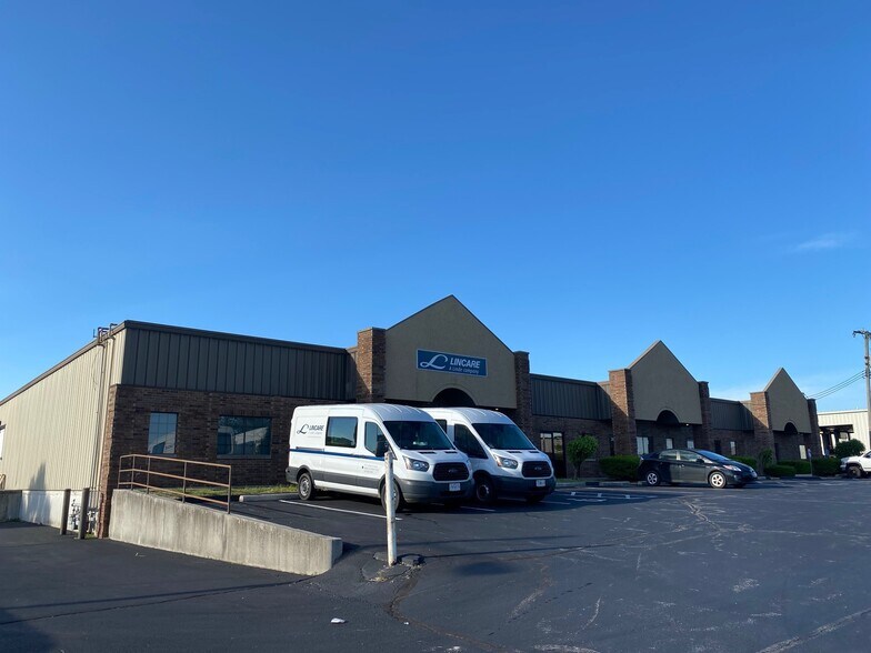 More Photos Of 2102-2112 W Vista, Springfield Light Manufacturing For Lease