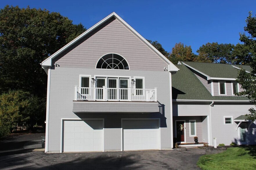 Primary Photo Of 1376 US Route 1, Cape Neddick Freestanding For Lease