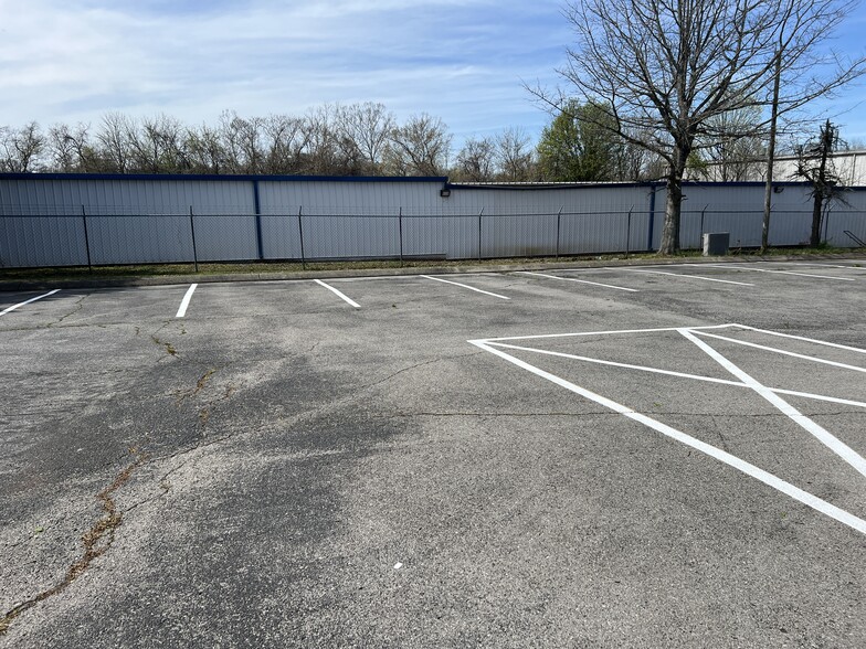 More Photos Of 1407 NW Broad St, Murfreesboro Freestanding For Lease