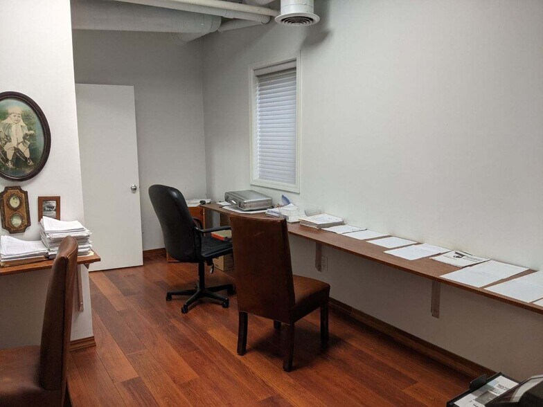 More Photos Of 6353 Ferguson St, Indianapolis Office For Lease