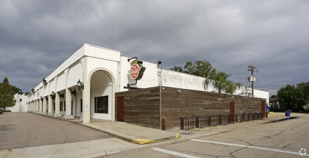 Primary Photo Of 3001-3081 Government St, Baton Rouge Restaurant For Sale