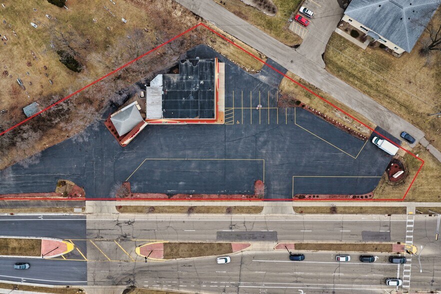 More Photos Of 3415 Parmenter St, Middleton Auto Dealership For Sale