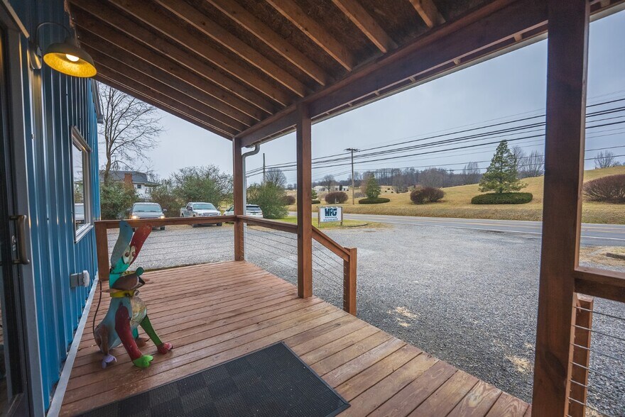 More Photos Of 19462 Lee Hwy, Abingdon General Retail For Sale