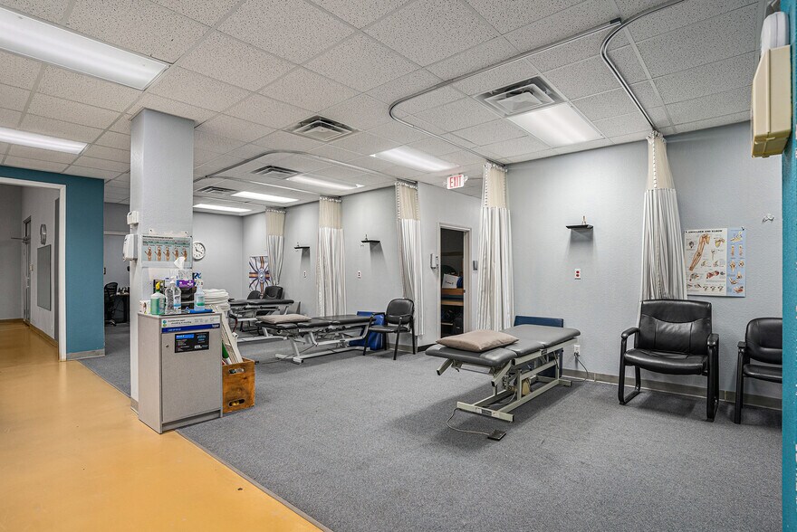 More Photos Of 1014 N Nolan River Rd, Cleburne Medical For Sale