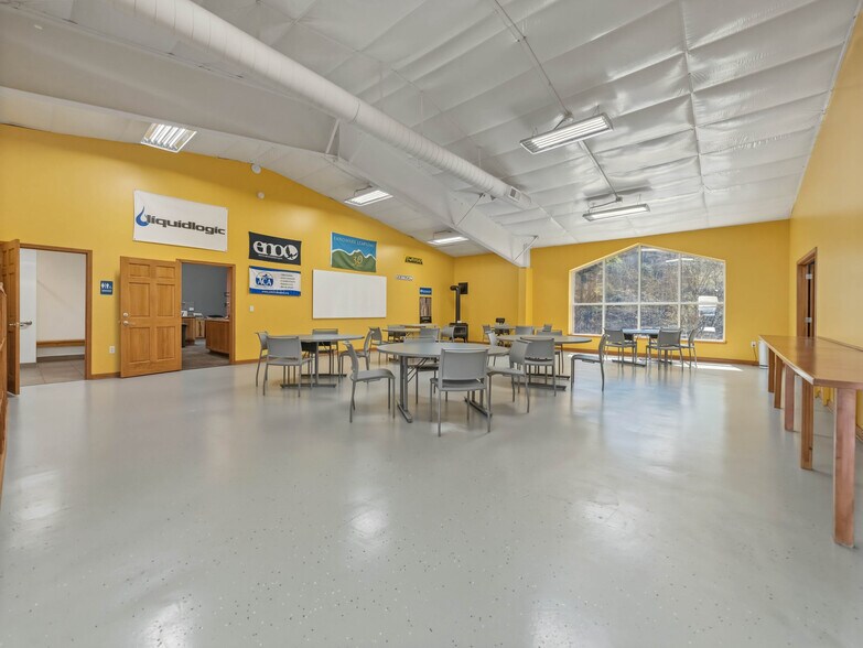 More Photos Of 95 Upstream Campus Trl, Sylva Schools For Sale