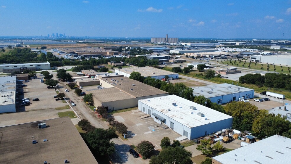 More Photos Of 5001 Rondo Dr, Fort Worth Distribution For Lease