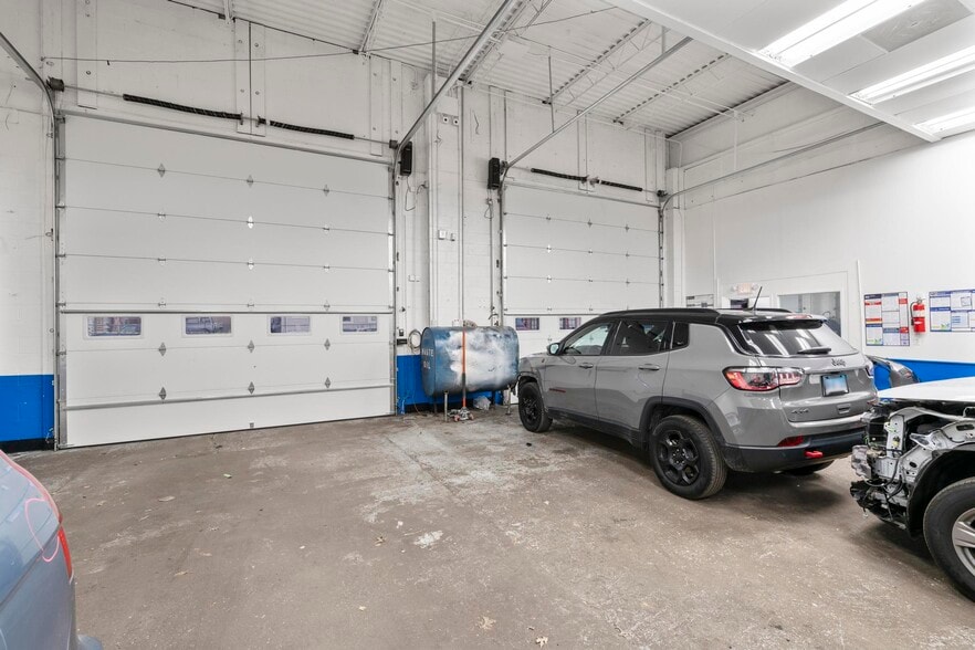 More Photos Of 914 E Main St, Stamford Warehouse For Sale