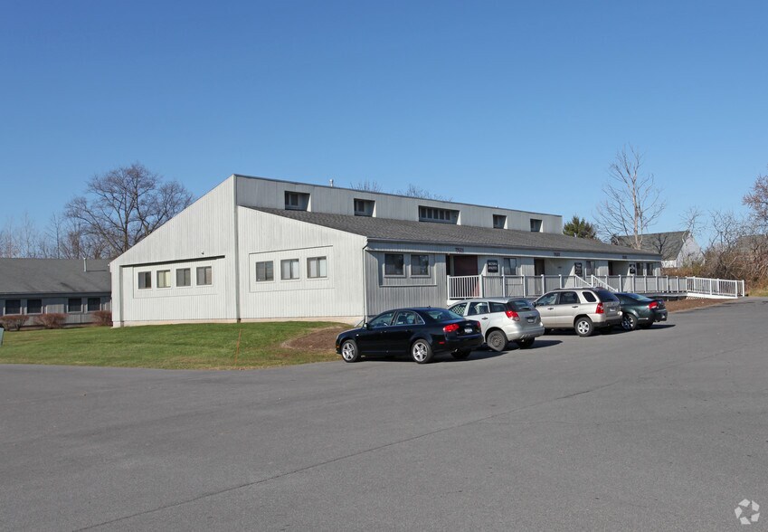 Primary Photo Of 7521-7523 Morgan Rd, Bayberry Office For Lease