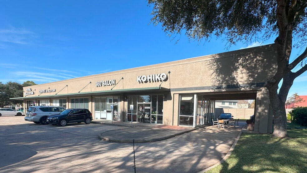 Primary Photo Of 4621-4627 Austin Pky, Sugar Land Storefront For Lease