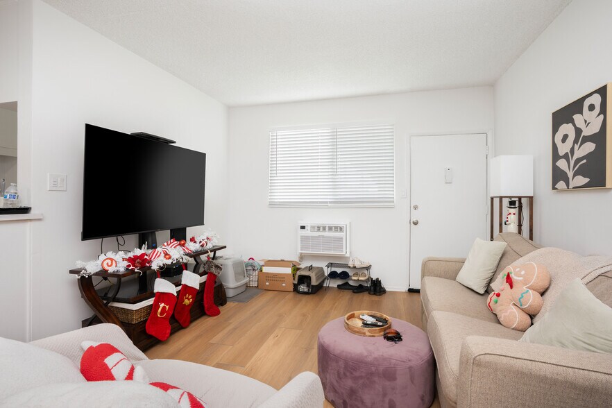 More Photos Of 6632 Darby Ave, Reseda Apartments For Sale