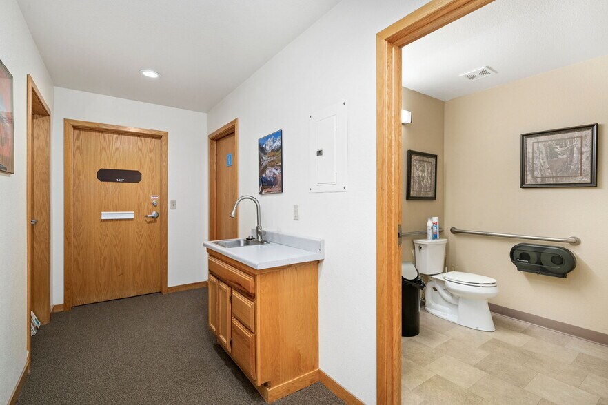 More Photos Of 1429 W 29th St, Loveland Office For Sale