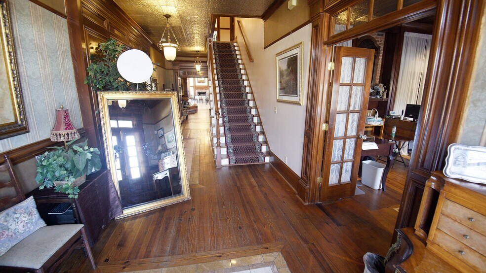 More Photos Of 1176 Atlanta Hwy, Auburn Specialty For Sale