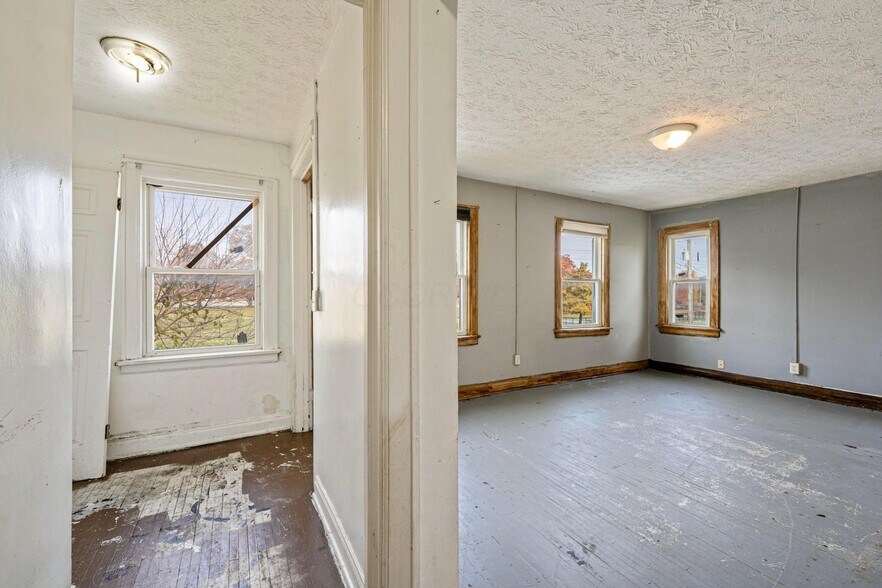 More Photos Of 1657 Sullivant Ave, Columbus Apartments For Sale