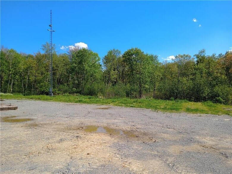 More Photos Of 4881 Pittsburgh Rd, Harrisville Flex For Sale