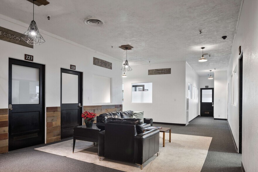 More Photos Of 11 NE 11th St, Oklahoma City Warehouse For Sale