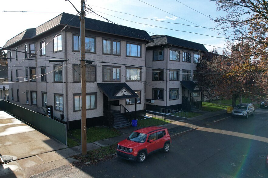 More Photos Of 1608 Tracy St, Endicott Multifamily For Sale