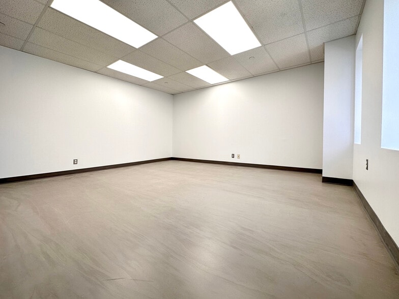 More Photos Of 26 Pearl St, Norwalk Office For Lease