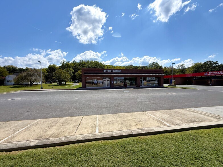 More Photos Of 861 25 70 Hwy, Newport Specialty For Sale