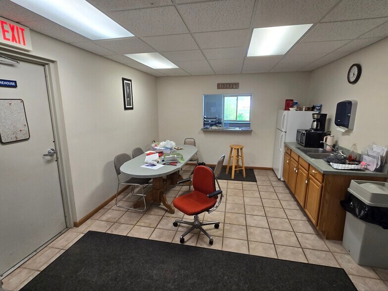 More Photos Of 855 Industrial Dr, Mondovi Distribution For Lease