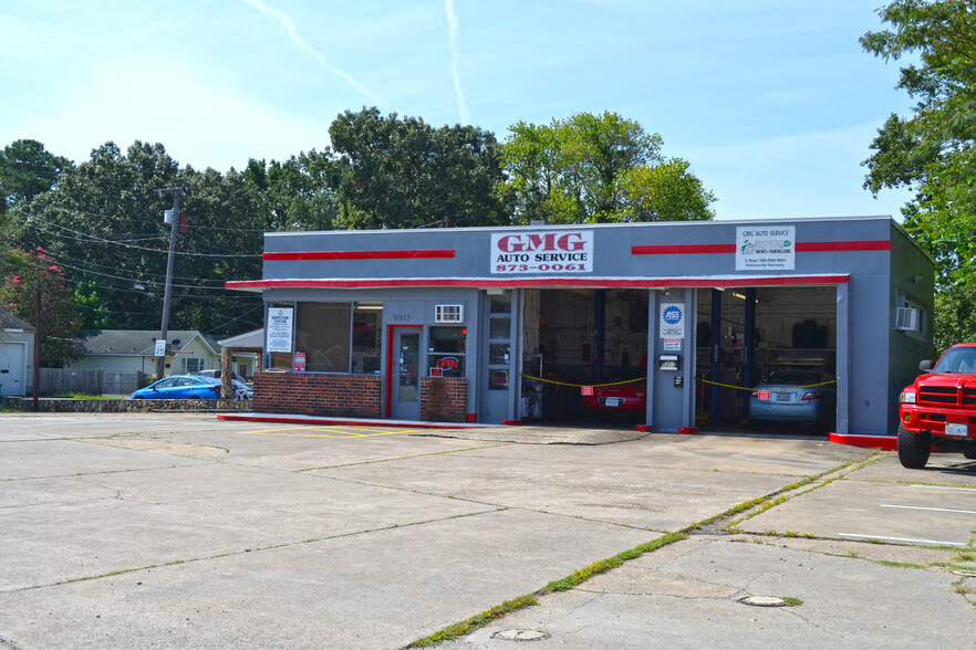 Primary Photo Of 9913 Jefferson Ave, Newport News Auto Repair For Sale