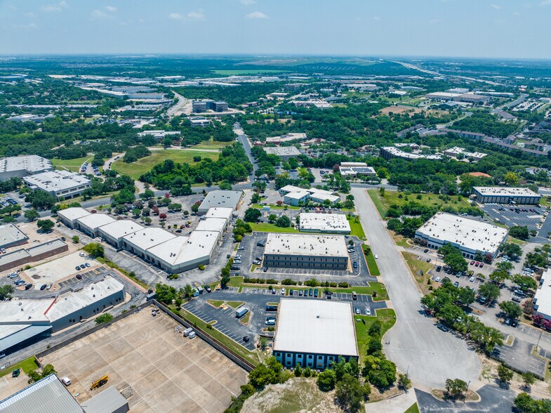 More Photos Of 1606 Headway Cir, Austin Light Manufacturing For Lease
