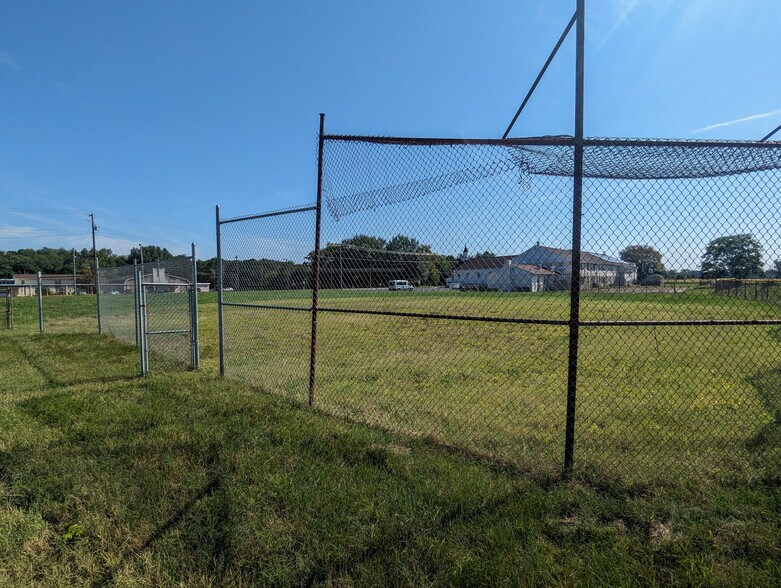 More Photos Of 350 Georgetown Rd, Carneys Point Schools For Lease
