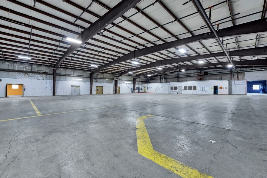 More Photos Of 2455 Harrisburg Pike, Grove City Warehouse For Sale