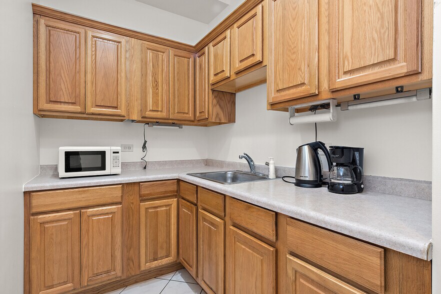 More Photos Of 12508 S Harlem Ave, Palos Heights Medical For Sale