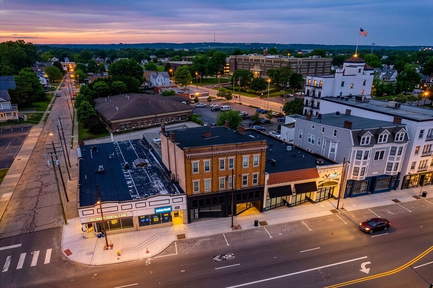 More Photos Of 4539 Montgomery Rd, Cincinnati Storefront Retail Residential For Lease