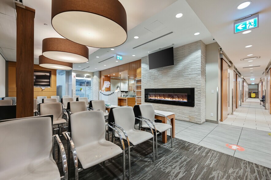 More Photos Of 5340 1st St SW, Calgary Medical For Lease